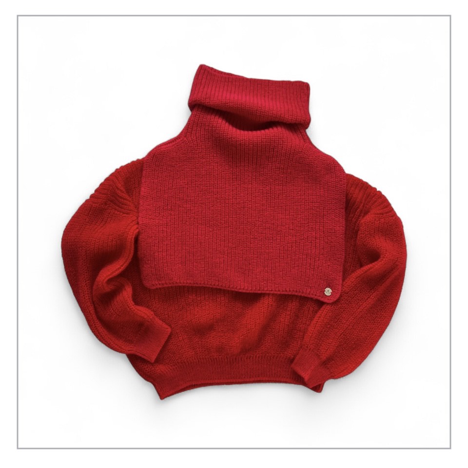 "PERŁA" snood from 100% merino wool - red
