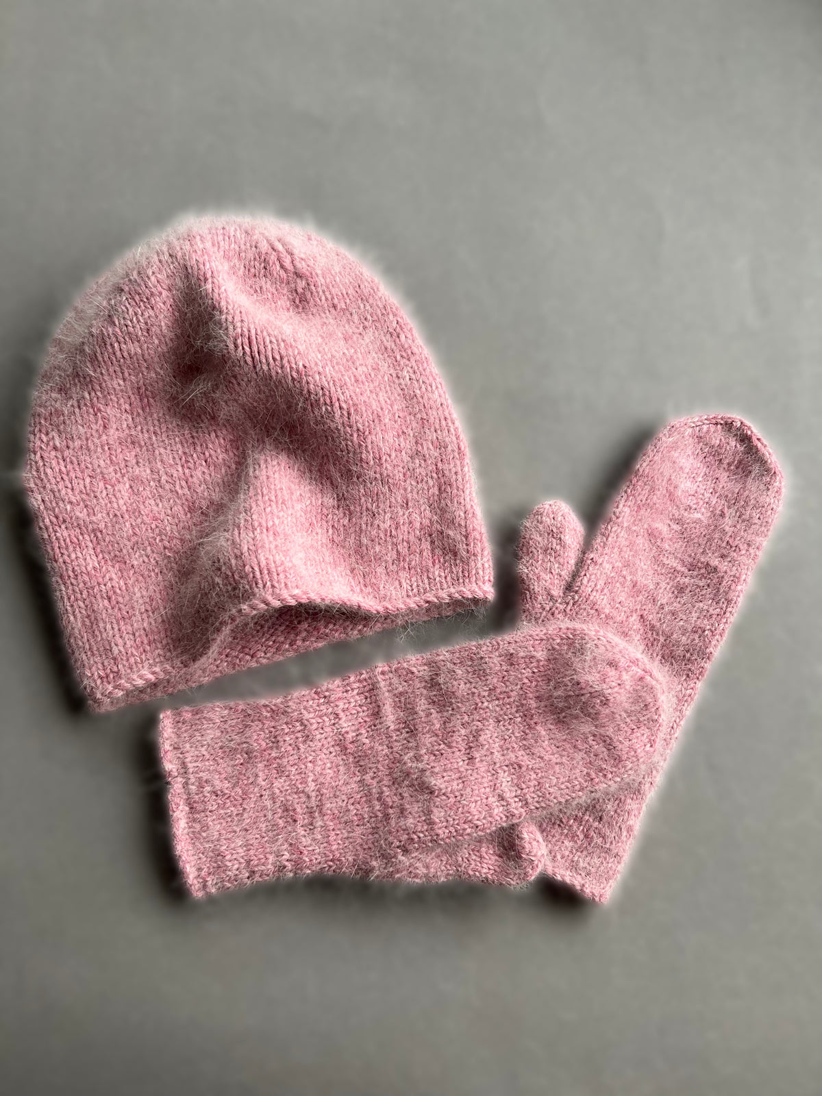 Zestaw: czapka Beanie + rękawiczki - różowy melanż