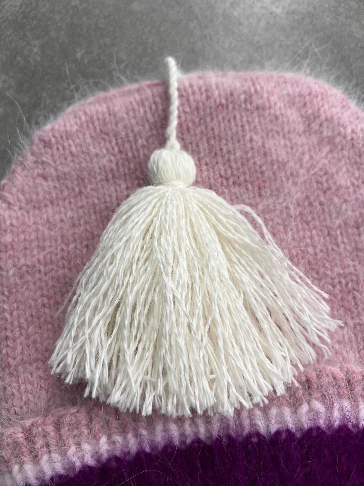 Bobble hat - pink melange - white bobble
