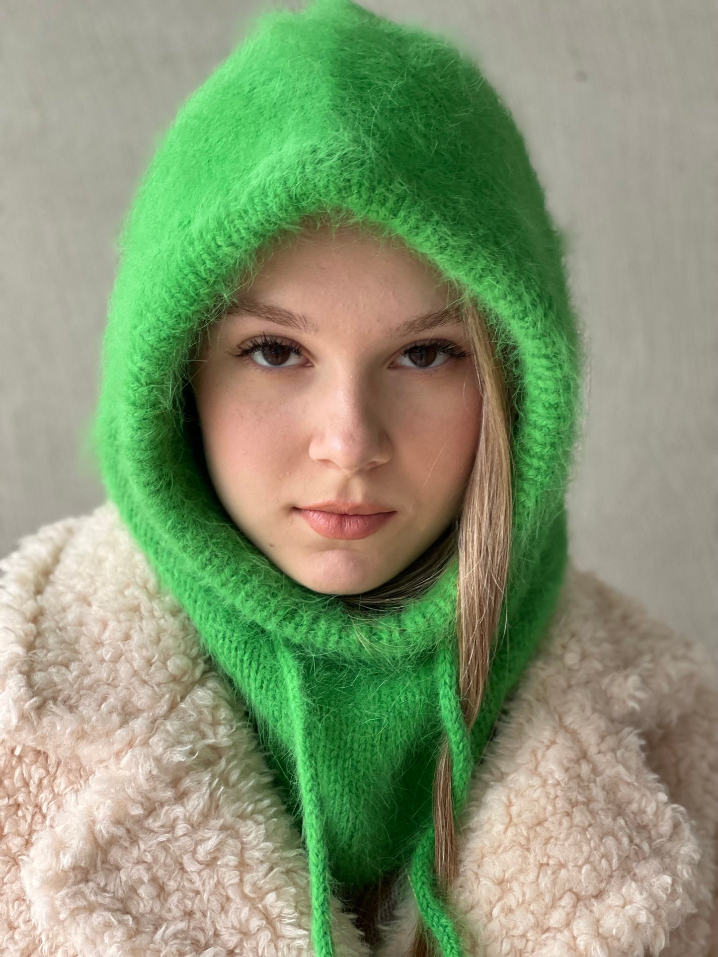 Hood - green grass