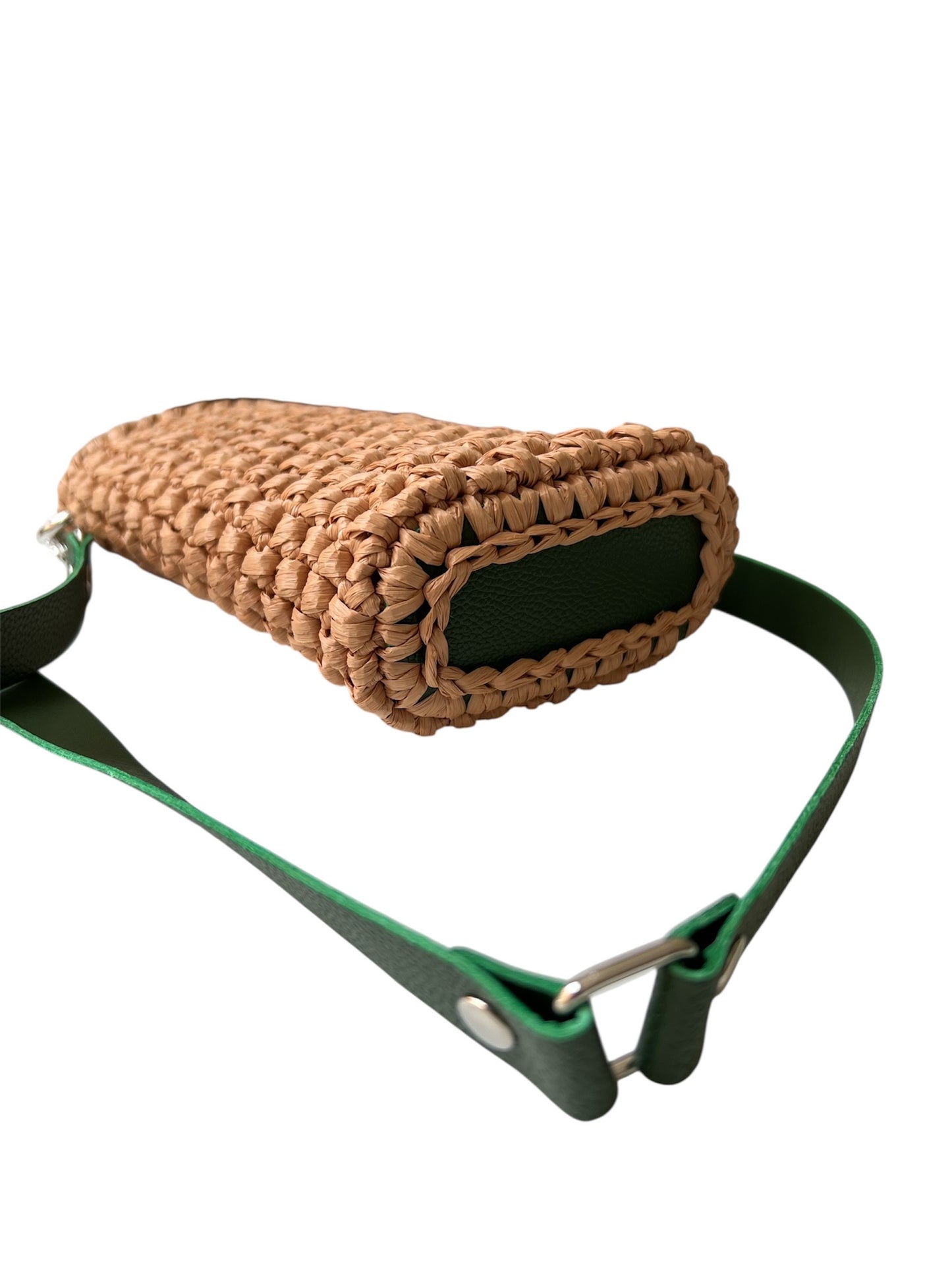 Women's raffia handbag